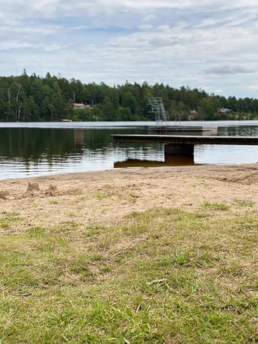 Mysigt Hus Med Natur & Jacuzzi I Olofstorp Gotemburgo Exterior foto