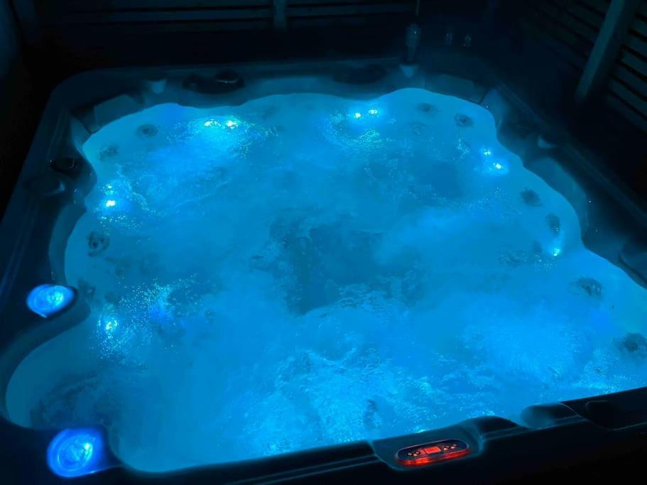 Mysigt Hus Med Natur & Jacuzzi I Olofstorp Gotemburgo Exterior foto