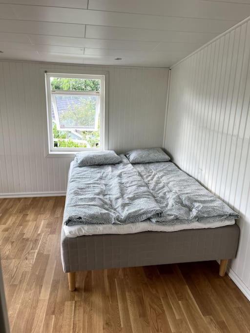 Mysigt Hus Med Natur & Jacuzzi I Olofstorp Gotemburgo Exterior foto