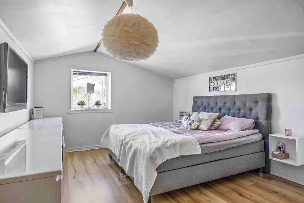Mysigt Hus Med Natur & Jacuzzi I Olofstorp Gotemburgo Exterior foto