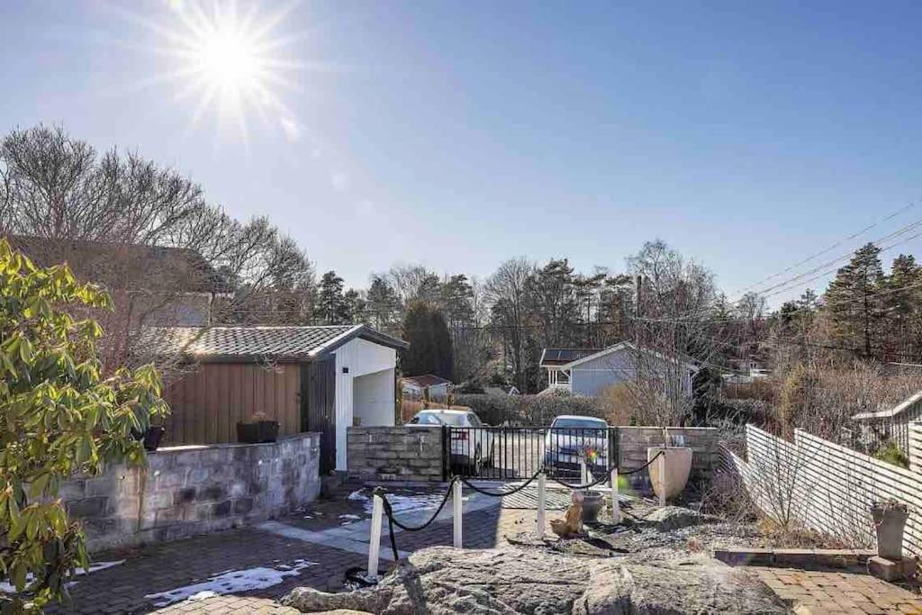 Mysigt Hus Med Natur & Jacuzzi I Olofstorp Gotemburgo Exterior foto